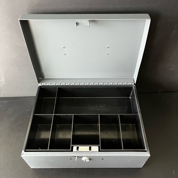 Metal Gray Cash Box with Coin Tray - Picture 2 of 6